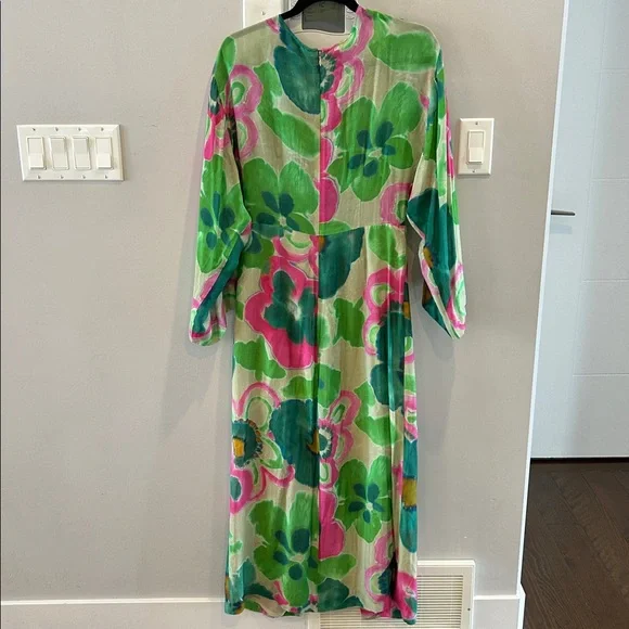 Smythe Twist Dress in Watercolor Green - Picture 13 of 15